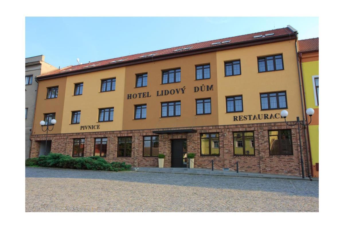 Hotel Lidovy Dum Bzenec Exterior photo